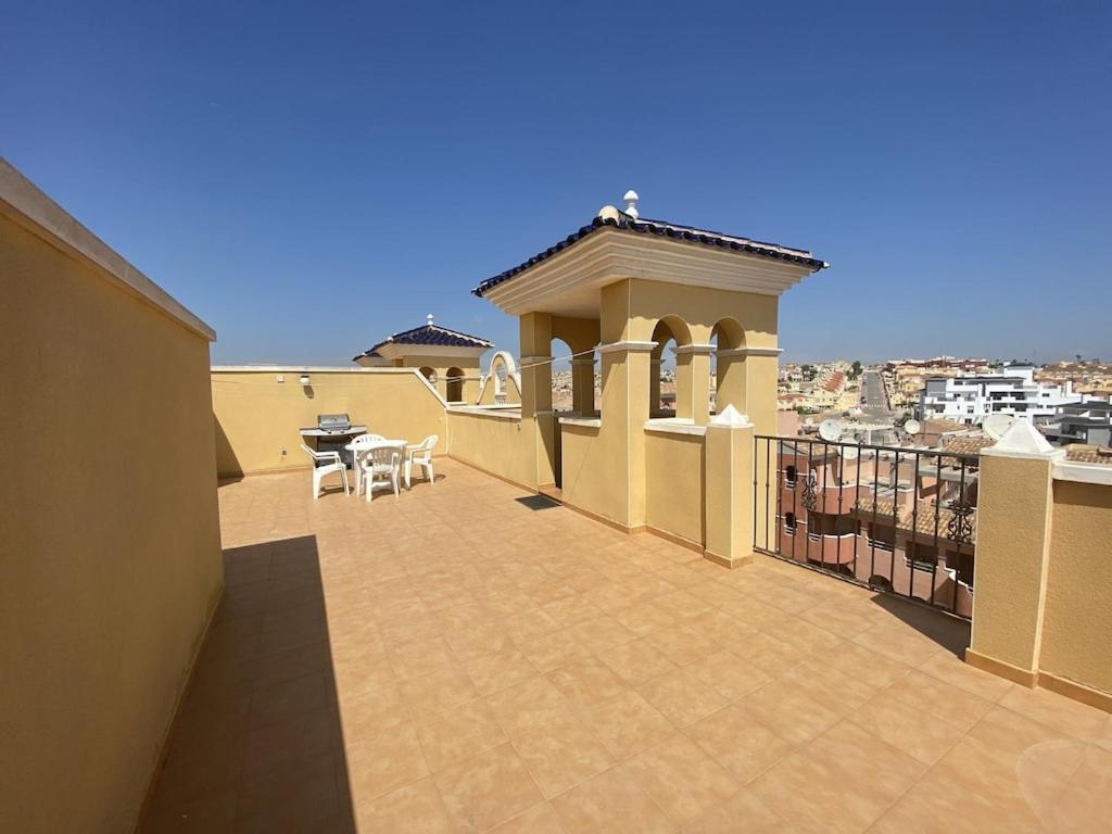 Top Floor Spacious Apartment With Roof Terrace Alicante Exterior photo